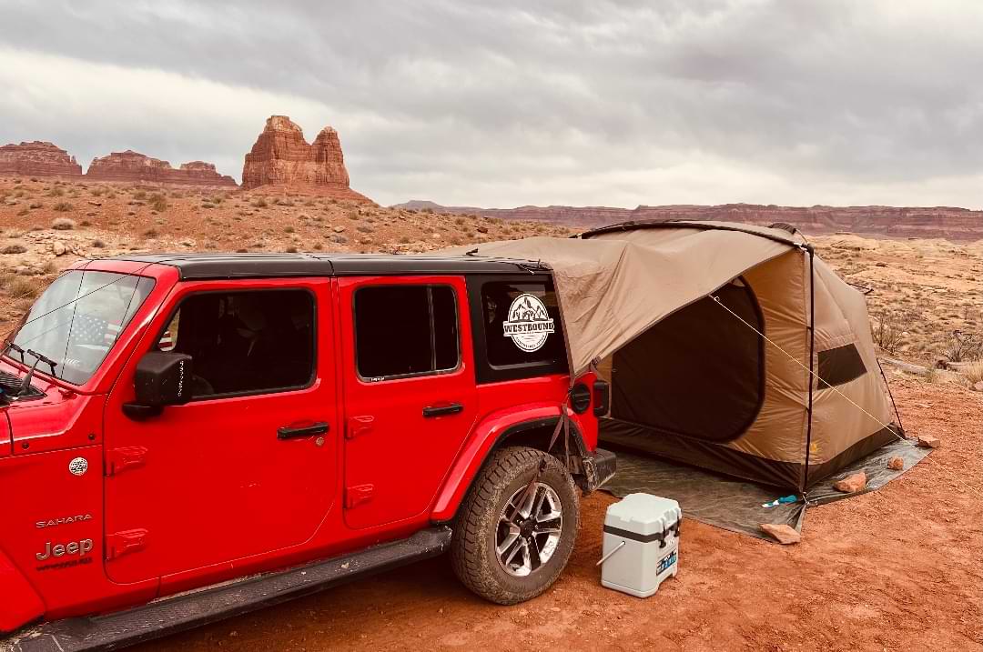 Cliffside camping experience with stunning overlook